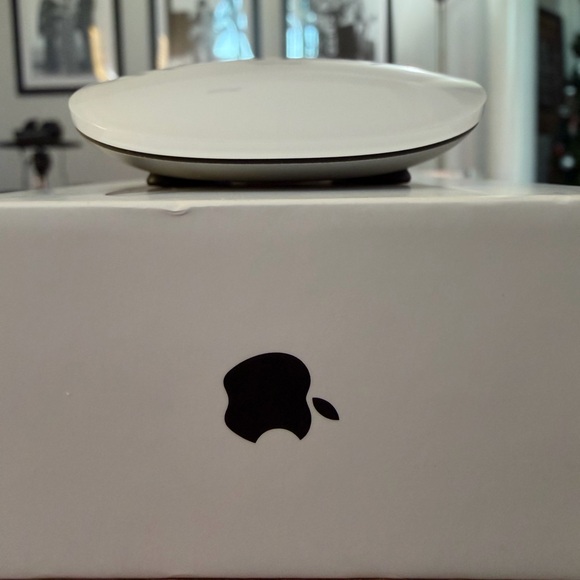 Apple Magic Mouse in White - Picture 5 of 7